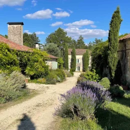 Les Terres de Gaïa, un hameau de bien-être